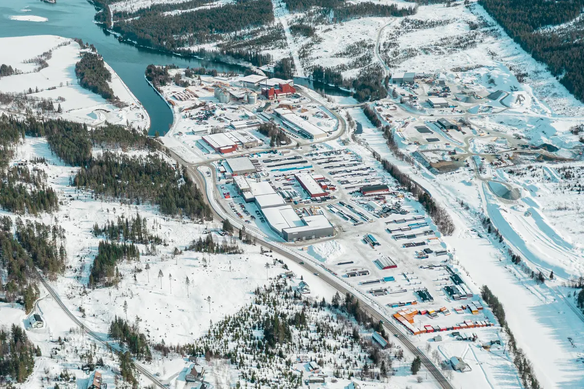 Dronefoto av Kleivi næringspark på vinteren